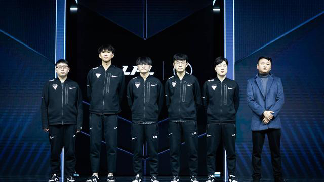 足球比赛的 足球比赛的