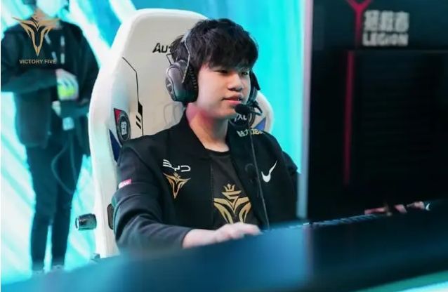 在绿茵场上 在绿茵场上